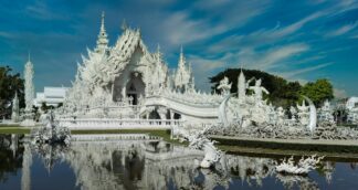 A picture of the Wat Rong Khun temple in Chiang Rai