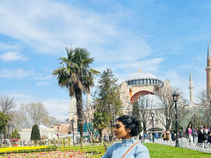 The Burnt Puffy in Istanbul | A Women-Only Travel Group Story with JugniTravel